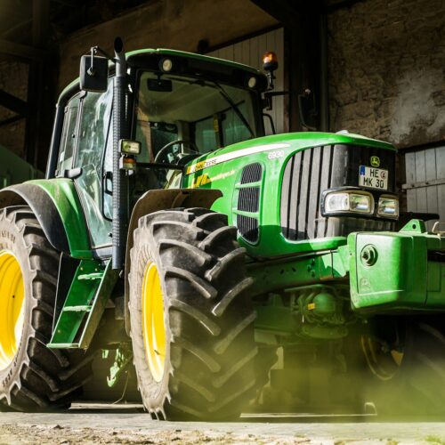 Nejsilnější traktor na světě: TOP 4 k roku 2024